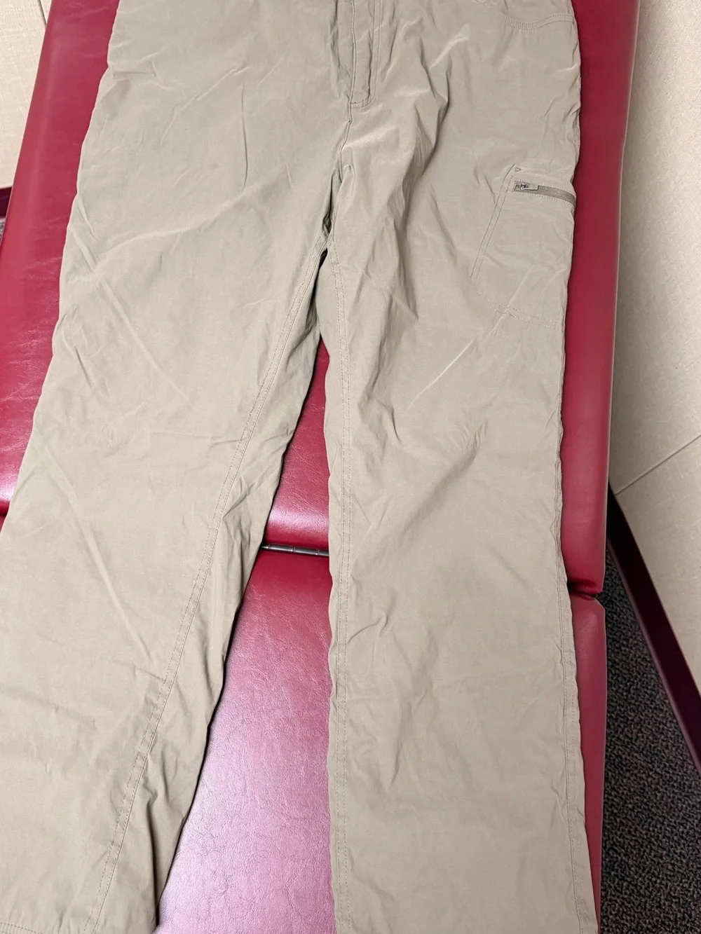 Eddie Bauer Women's Cargo Pants in Khaki Beige